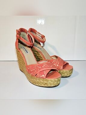 Steve Madden Marrvil Coral Crochet Wedge Sandals Womens Size 9.5 Footwear